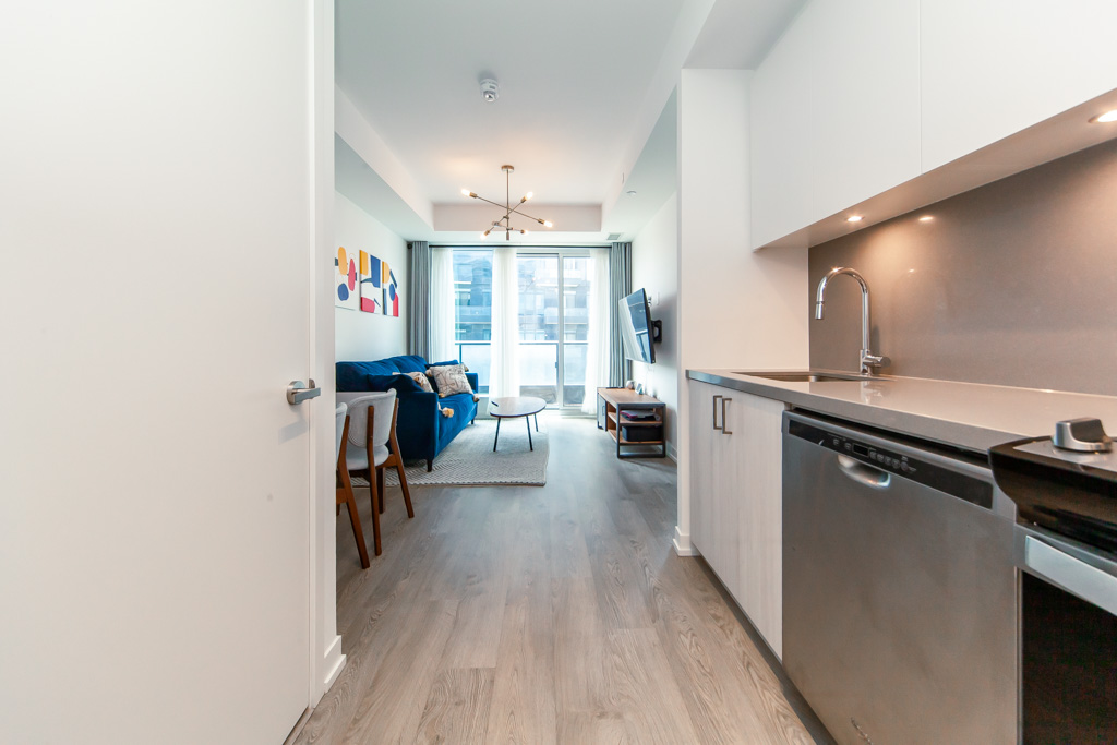 602-8868-yonge-st-richmond-hill-11