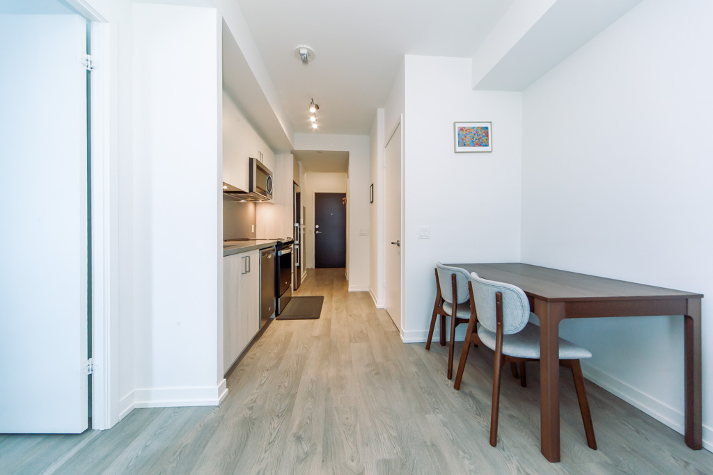 602-8868-yonge-st-richmond-hill-17