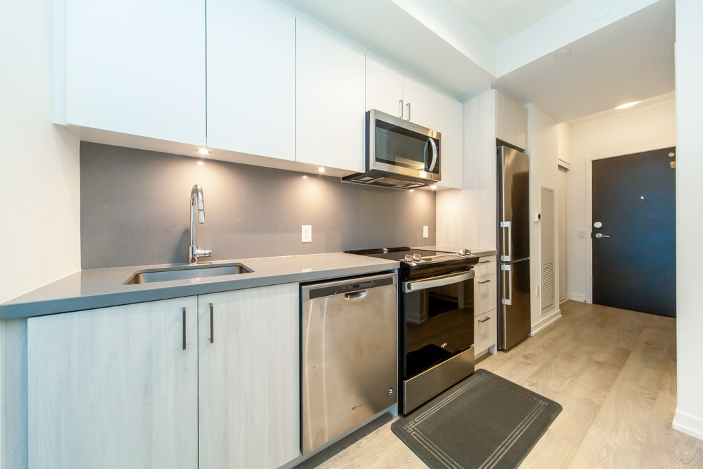 602-8868-yonge-st-richmond-hill-20