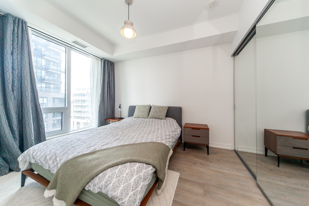 602-8868-yonge-st-richmond-hill-21