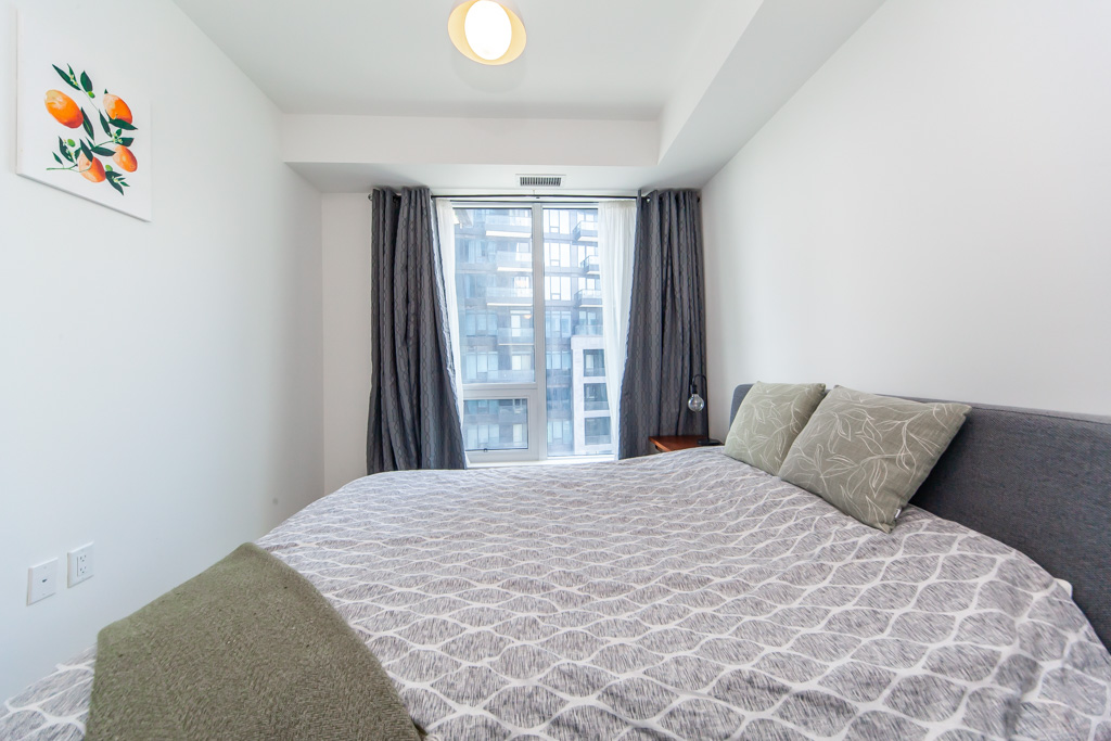 602-8868-yonge-st-richmond-hill-22