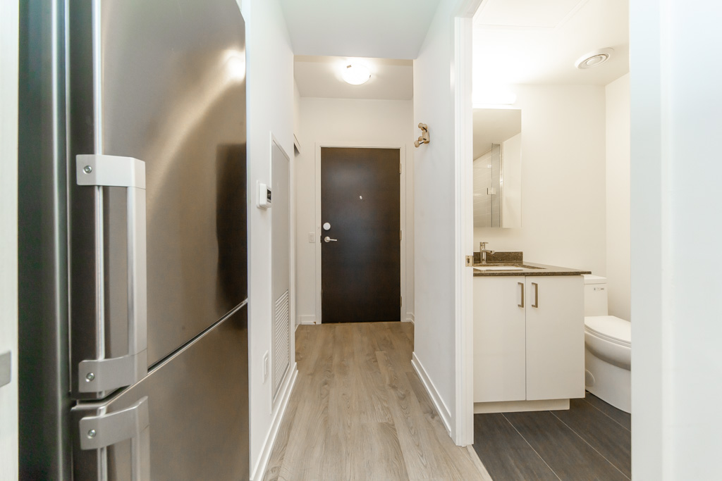 602-8868-yonge-st-richmond-hill-25
