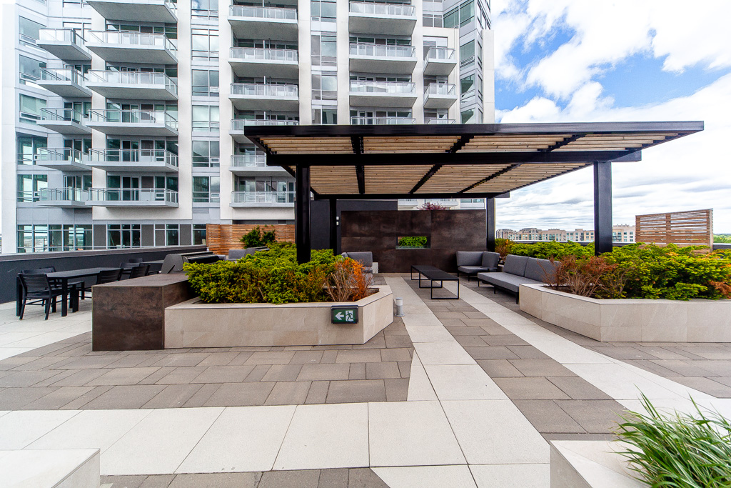 602-8868-yonge-st-richmond-hill-32