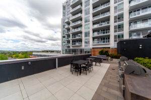 602-8868-yonge-st-richmond-hill-33
