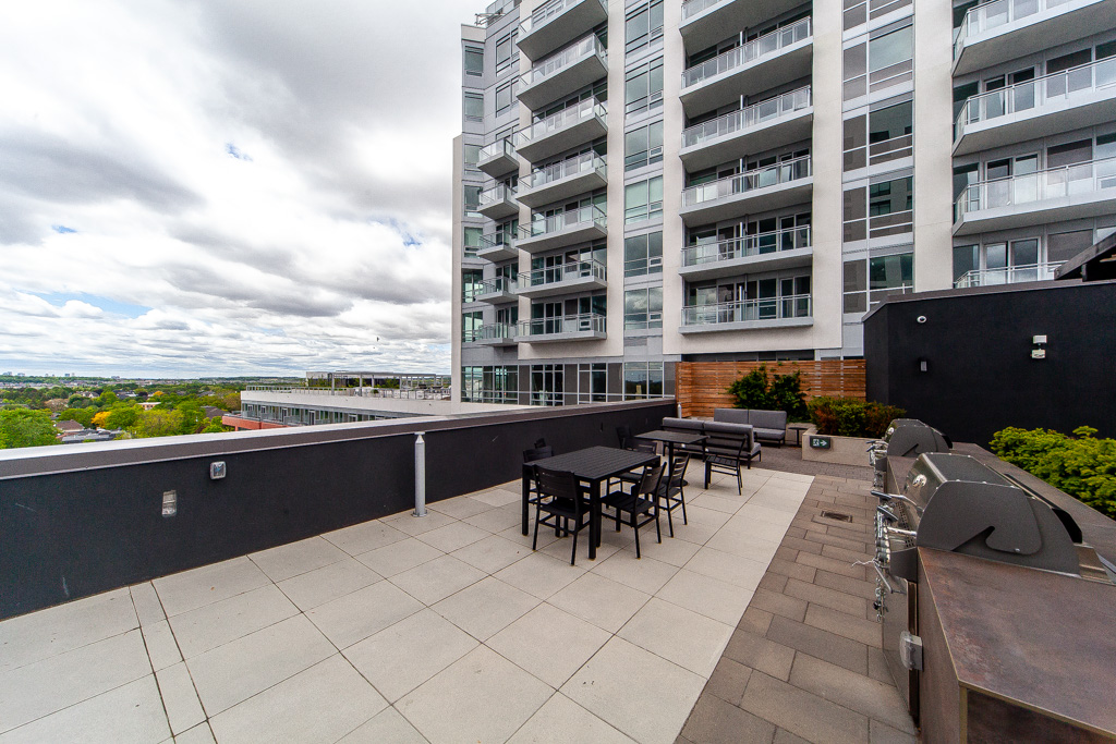 602-8868-yonge-st-richmond-hill-33