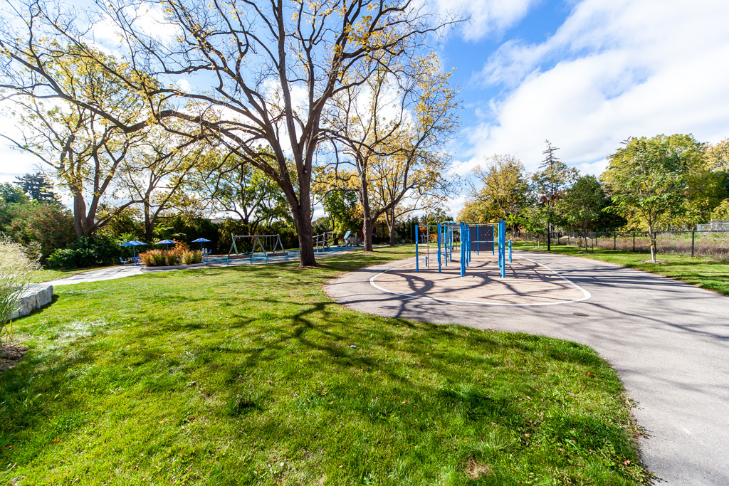 602-8868-yonge-st-richmond-hill-44