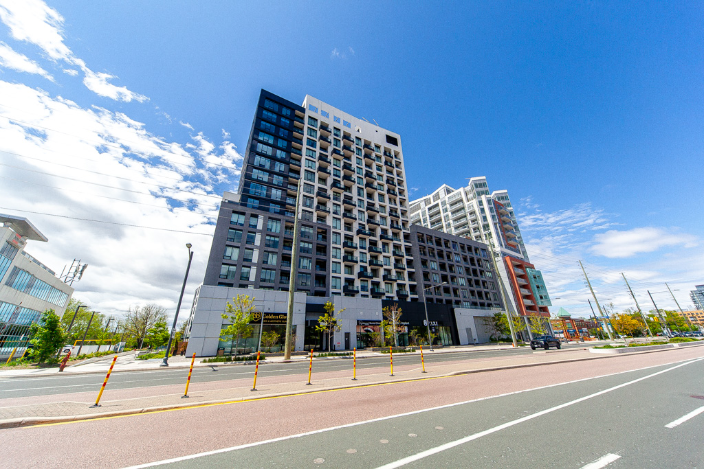 602-8868-yonge-st-richmond-hill-5