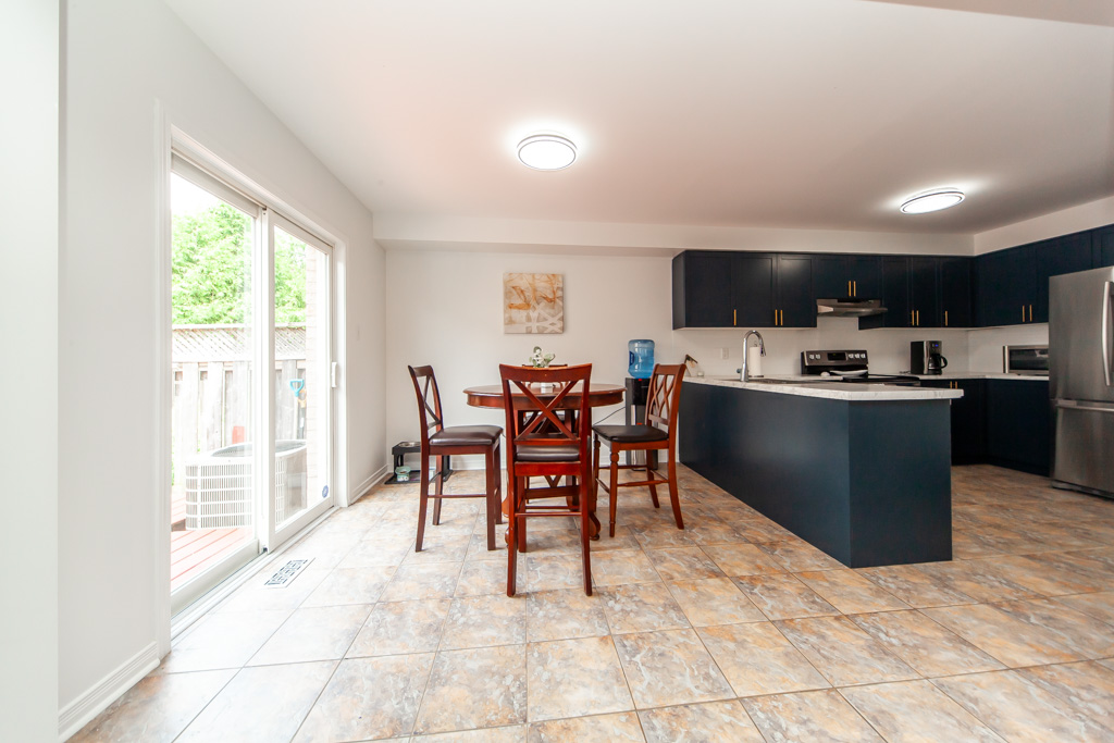 71-red-river-cres-newmarket-17