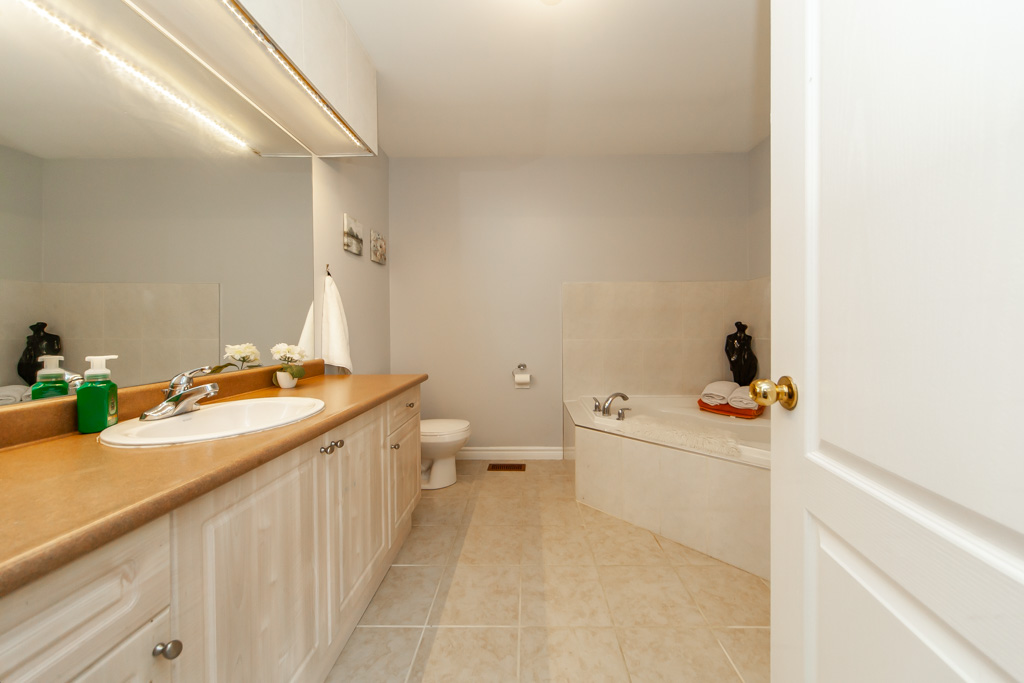 71-red-river-cres-newmarket-31