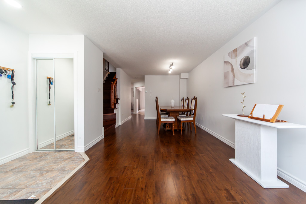 71-red-river-cres-newmarket-8