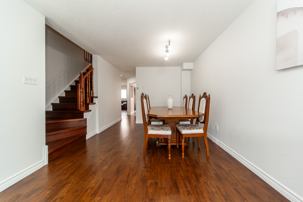 71-red-river-cres-newmarket-9