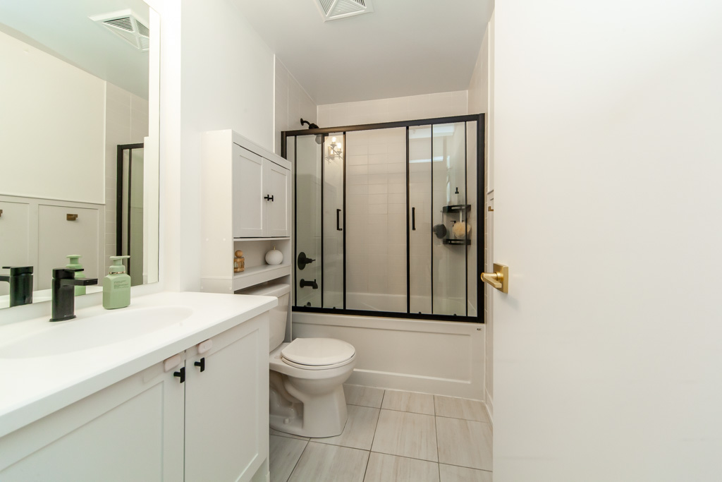 311-50-ann-st-bolton-30