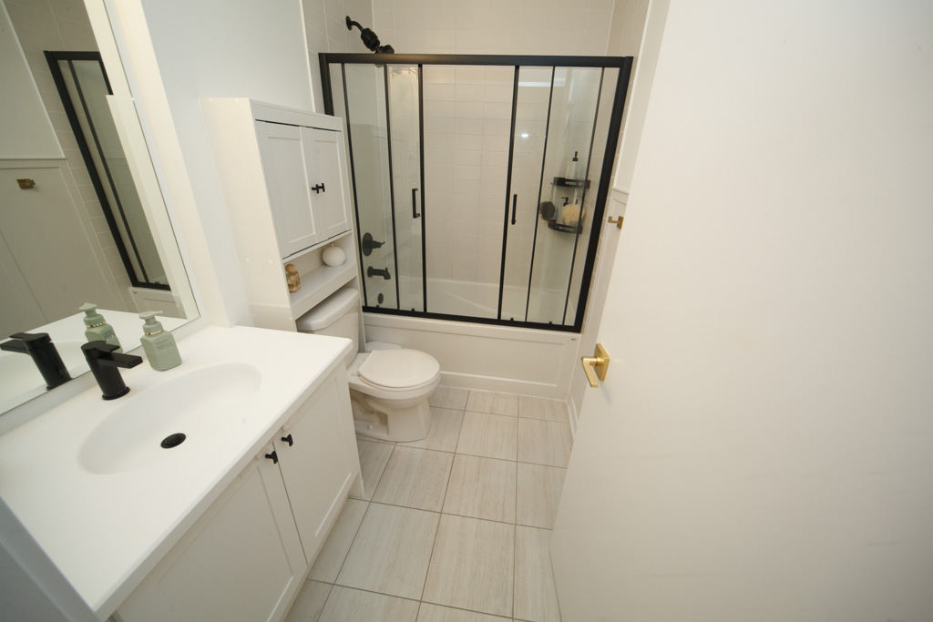 311-50-ann-st-bolton-31