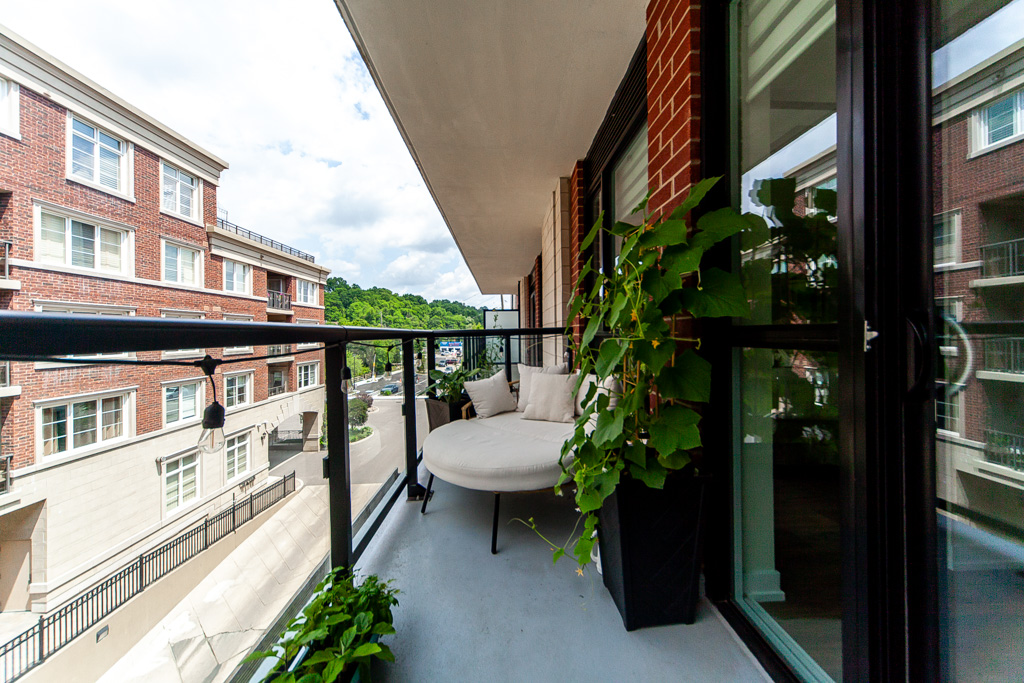 311-50-ann-st-bolton-32