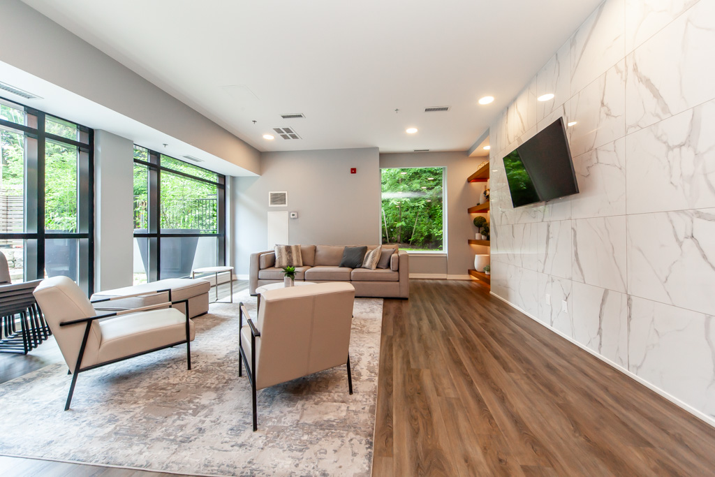311-50-ann-st-bolton-39