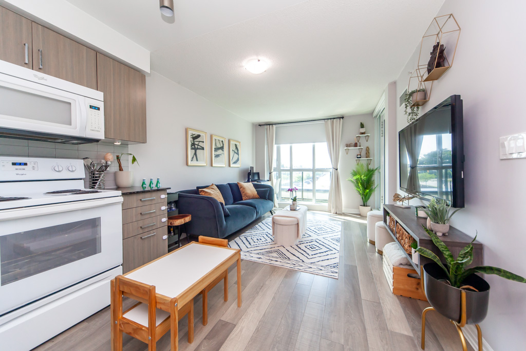313-80-esther-lorrie-dr-etobicoke-11
