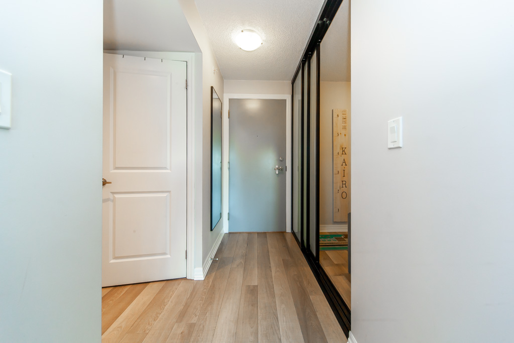 313-80-esther-lorrie-dr-etobicoke-25
