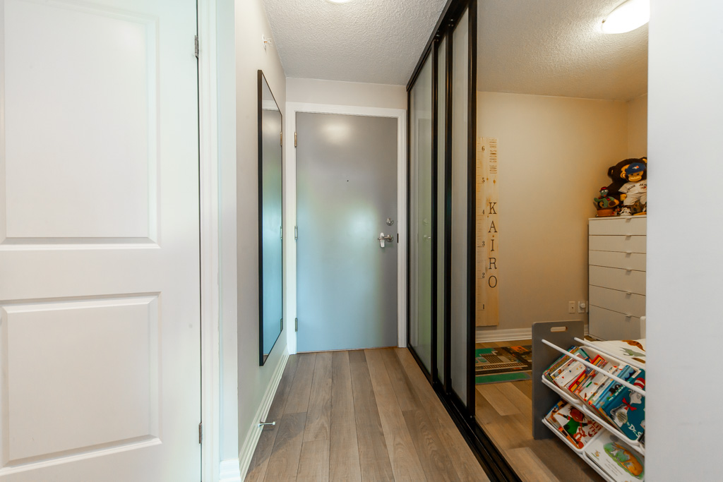 313-80-esther-lorrie-dr-etobicoke-26
