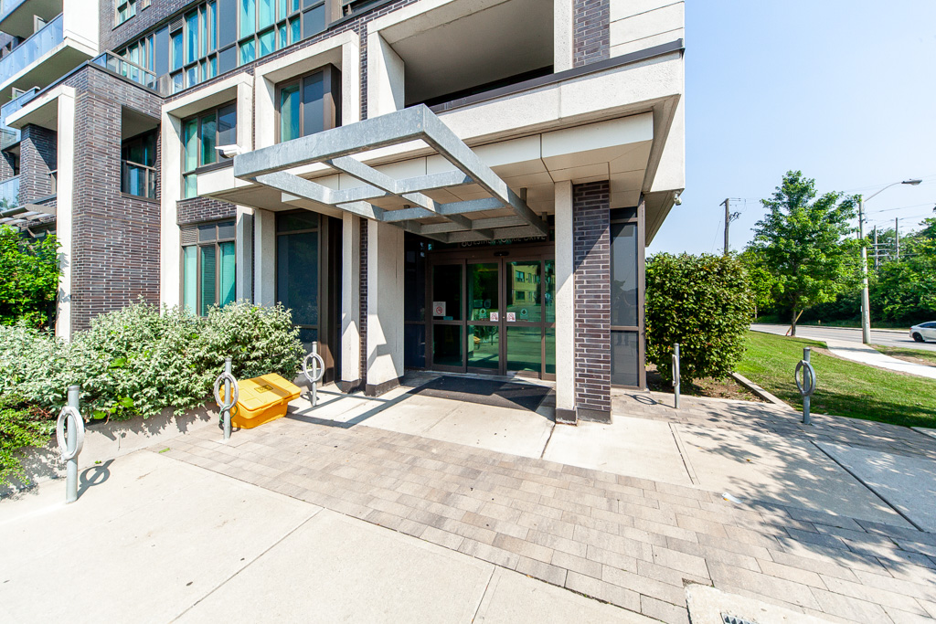 313-80-esther-lorrie-dr-etobicoke-6