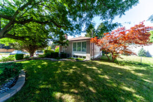61-lord-roberts-dr-toronto-3