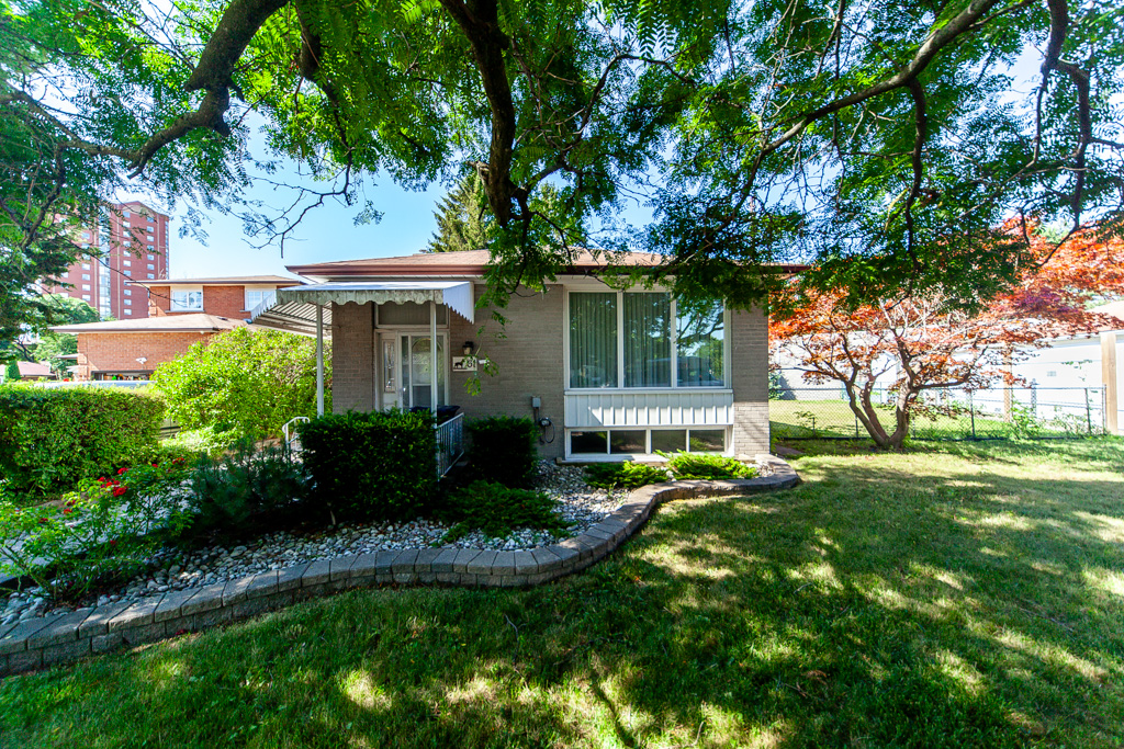 61-lord-roberts-dr-toronto-6