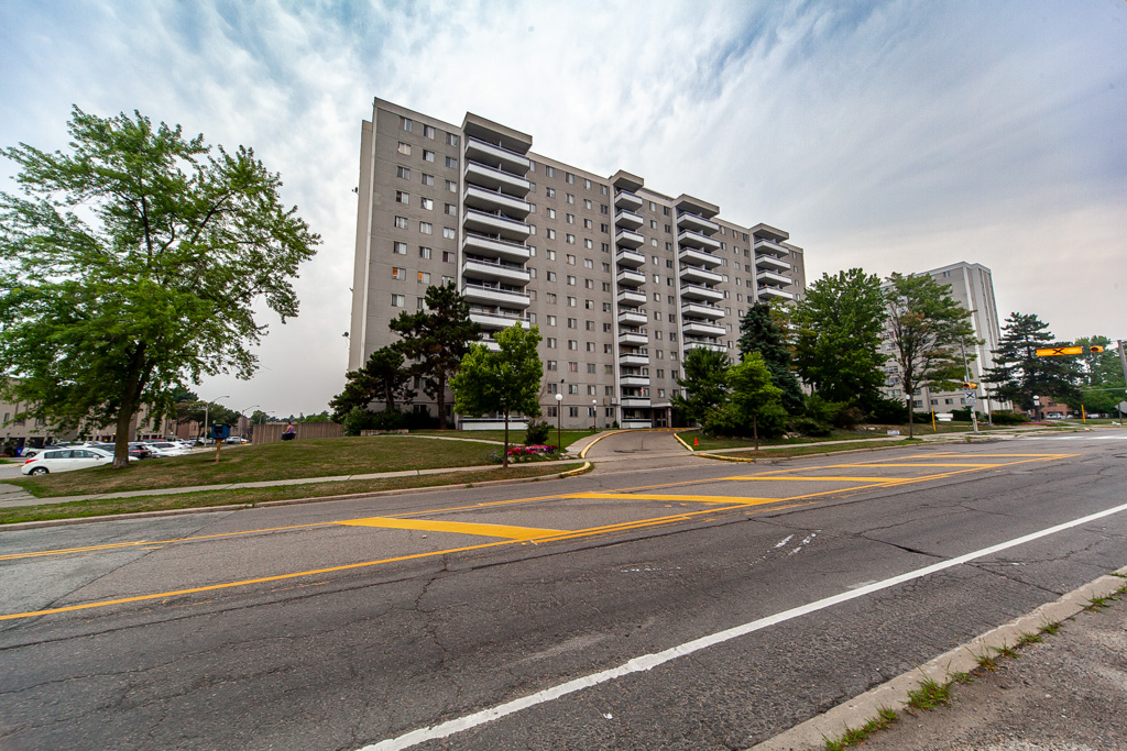 908-940-caledonia-rd-north-york-2