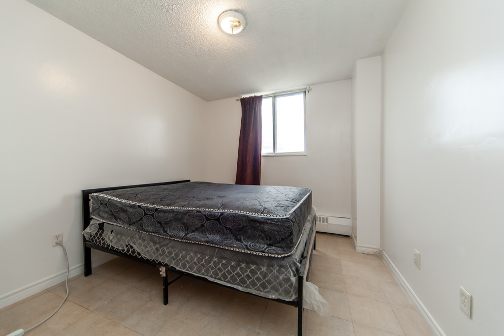 908-940-caledonia-rd-north-york-26