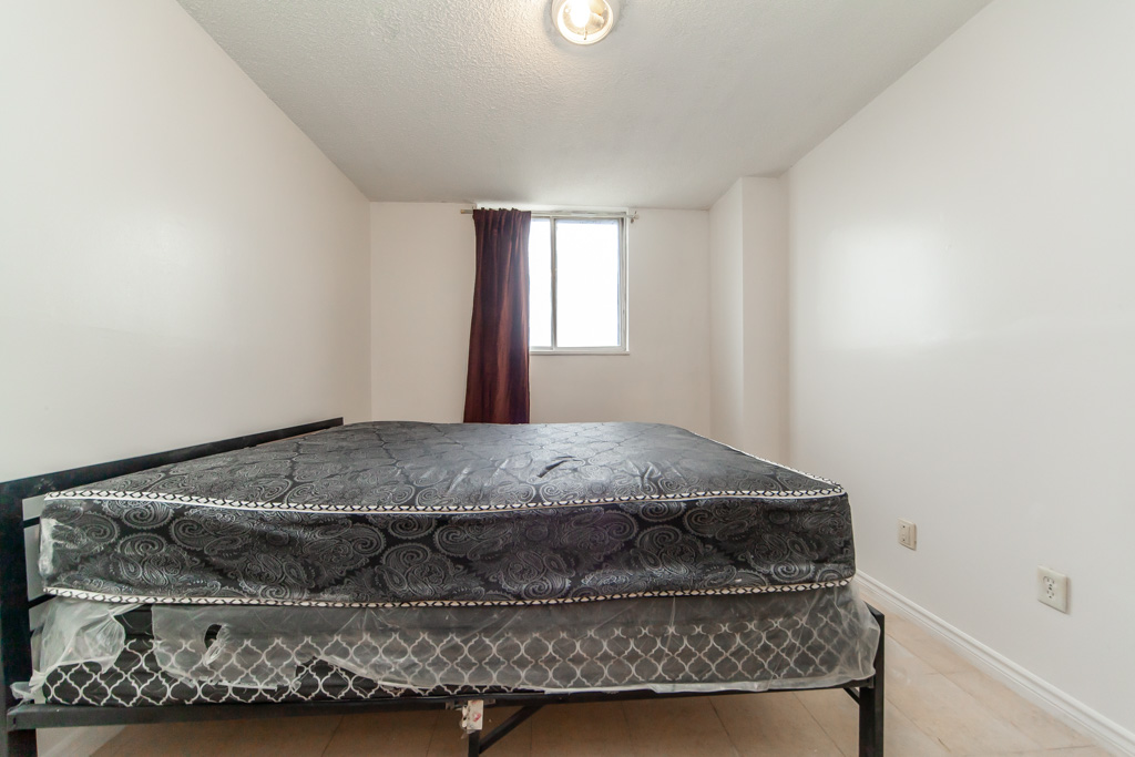 908-940-caledonia-rd-north-york-27