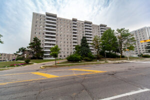 908-940-caledonia-rd-north-york-3