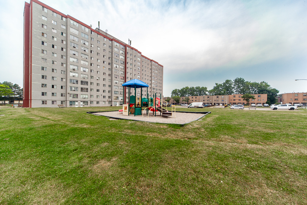 908-940-caledonia-rd-north-york-38