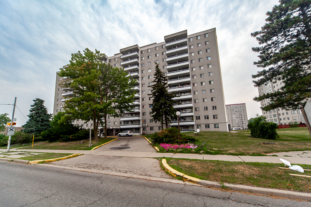 908-940-caledonia-rd-north-york-4