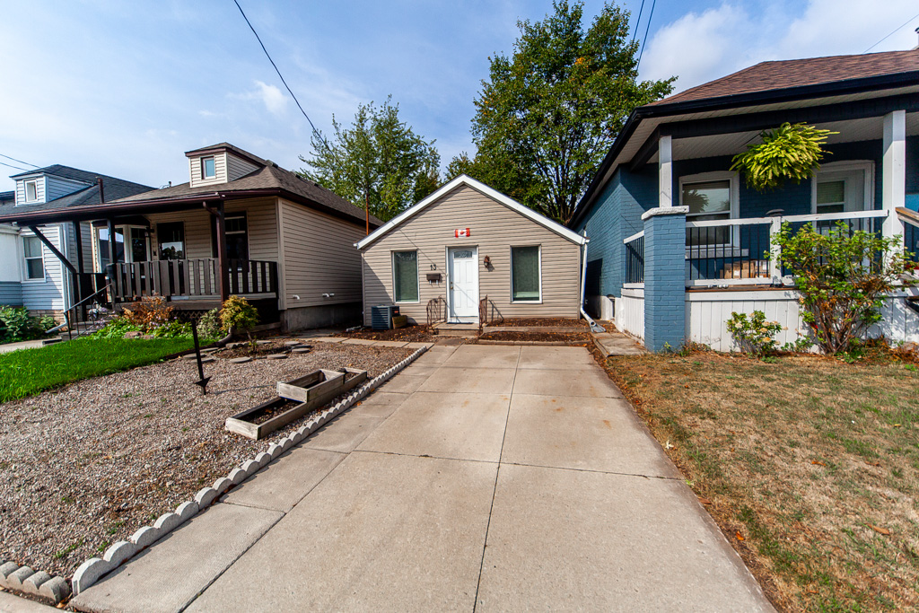 13-robins-ave-hamilton-3