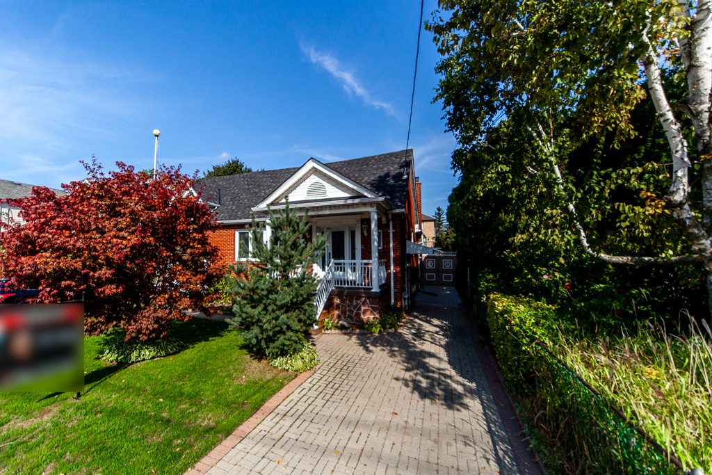30-east-dr-toronto-1