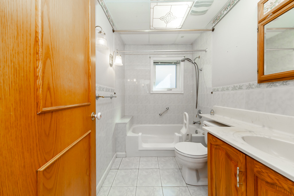 30-east-dr-toronto-24