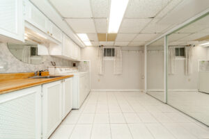 30-east-dr-toronto-27