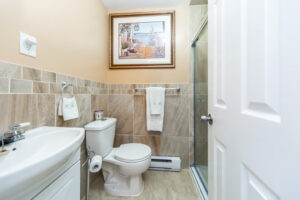 405-gilbert-ave-toronto-26