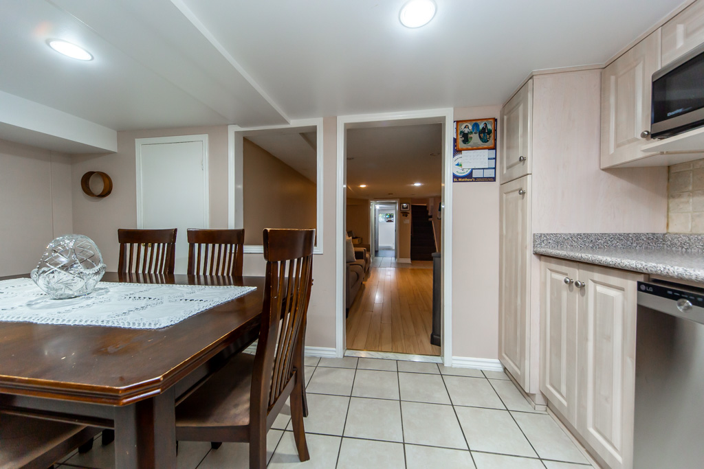 405-gilbert-ave-toronto-35
