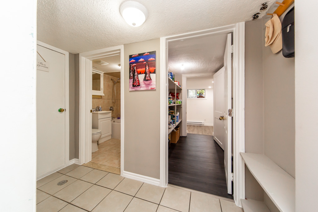 405-gilbert-ave-toronto-36