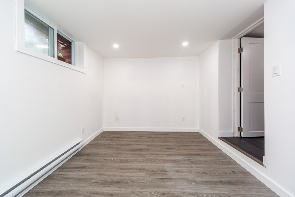 405-gilbert-ave-toronto-40