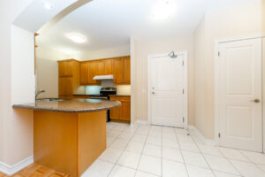 6-9519-keele-st-maple-15