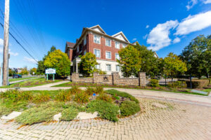 6-9519-keele-st-maple-2