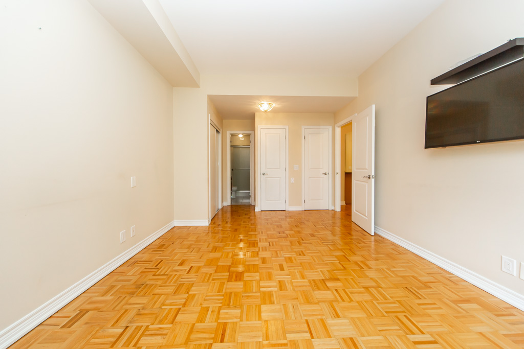 6-9519-keele-st-maple-23