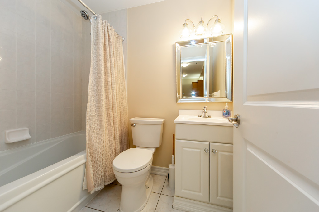 6-9519-keele-st-maple-31