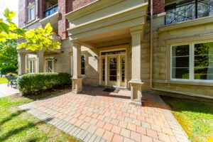 6-9519-keele-st-maple-39