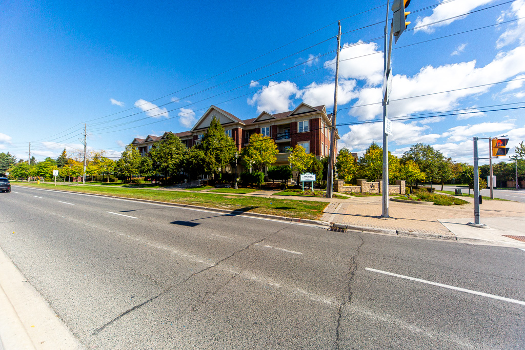 6-9519-keele-st-maple-51
