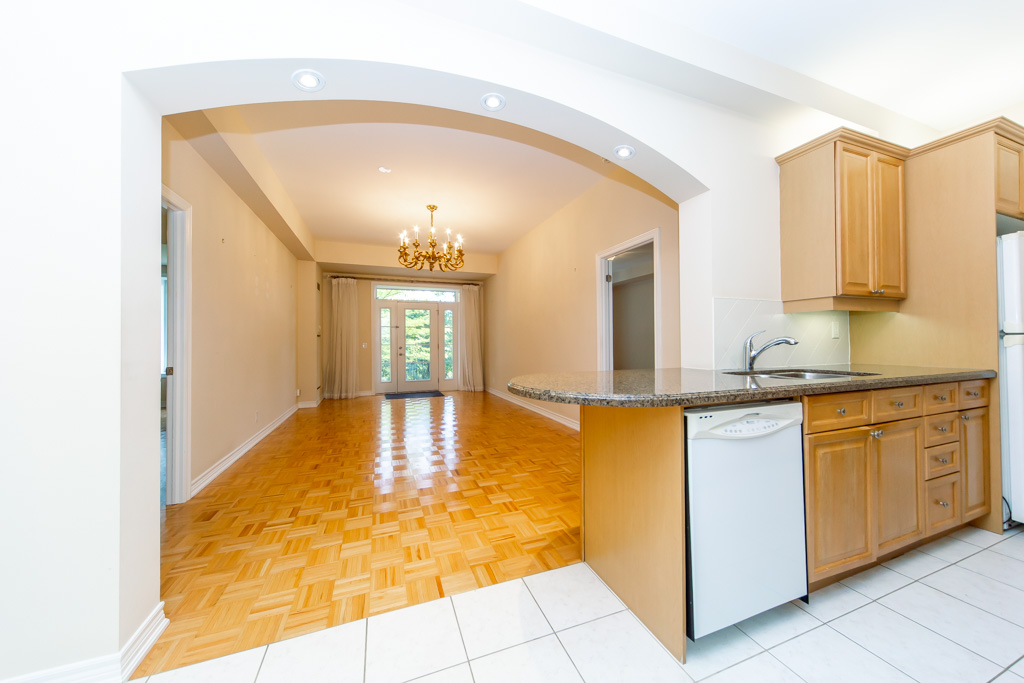 6-9519-keele-st-maple-8