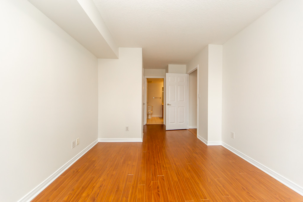 512-120-dallimore-cir-toronto-28