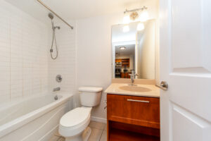 512-120-dallimore-cir-toronto-36