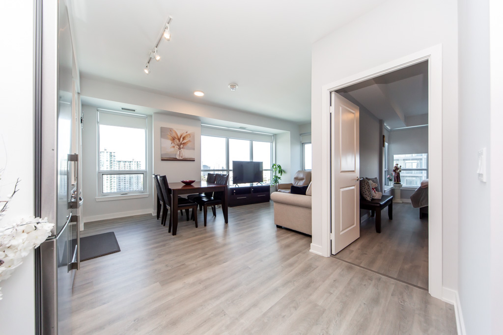 1007-30-upper-mall-way-vaughan-12