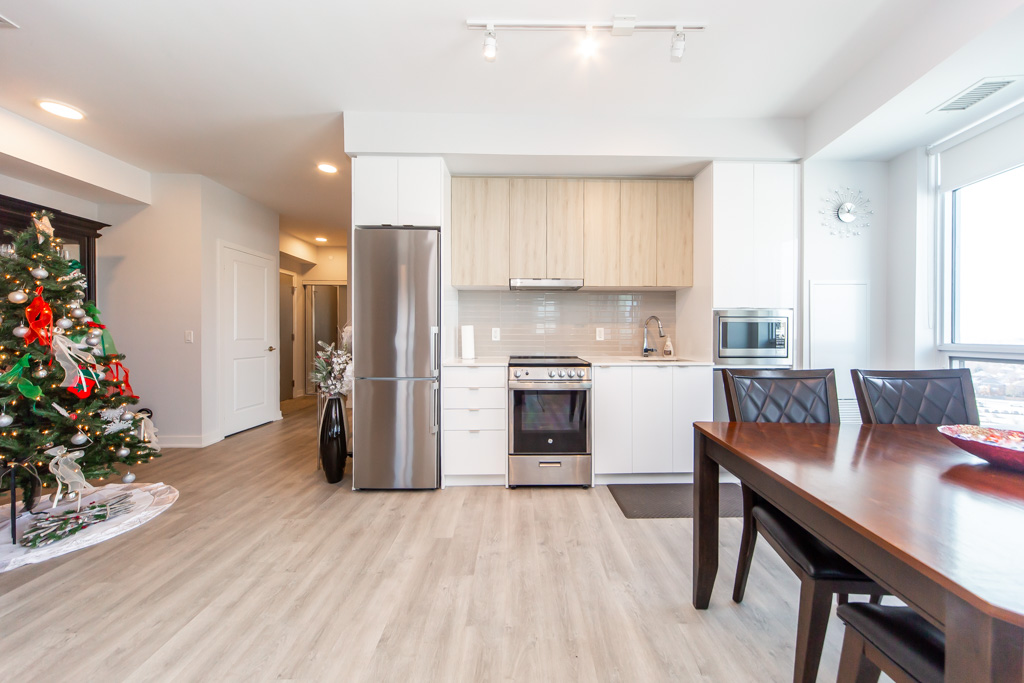 1007-30-upper-mall-way-vaughan-23